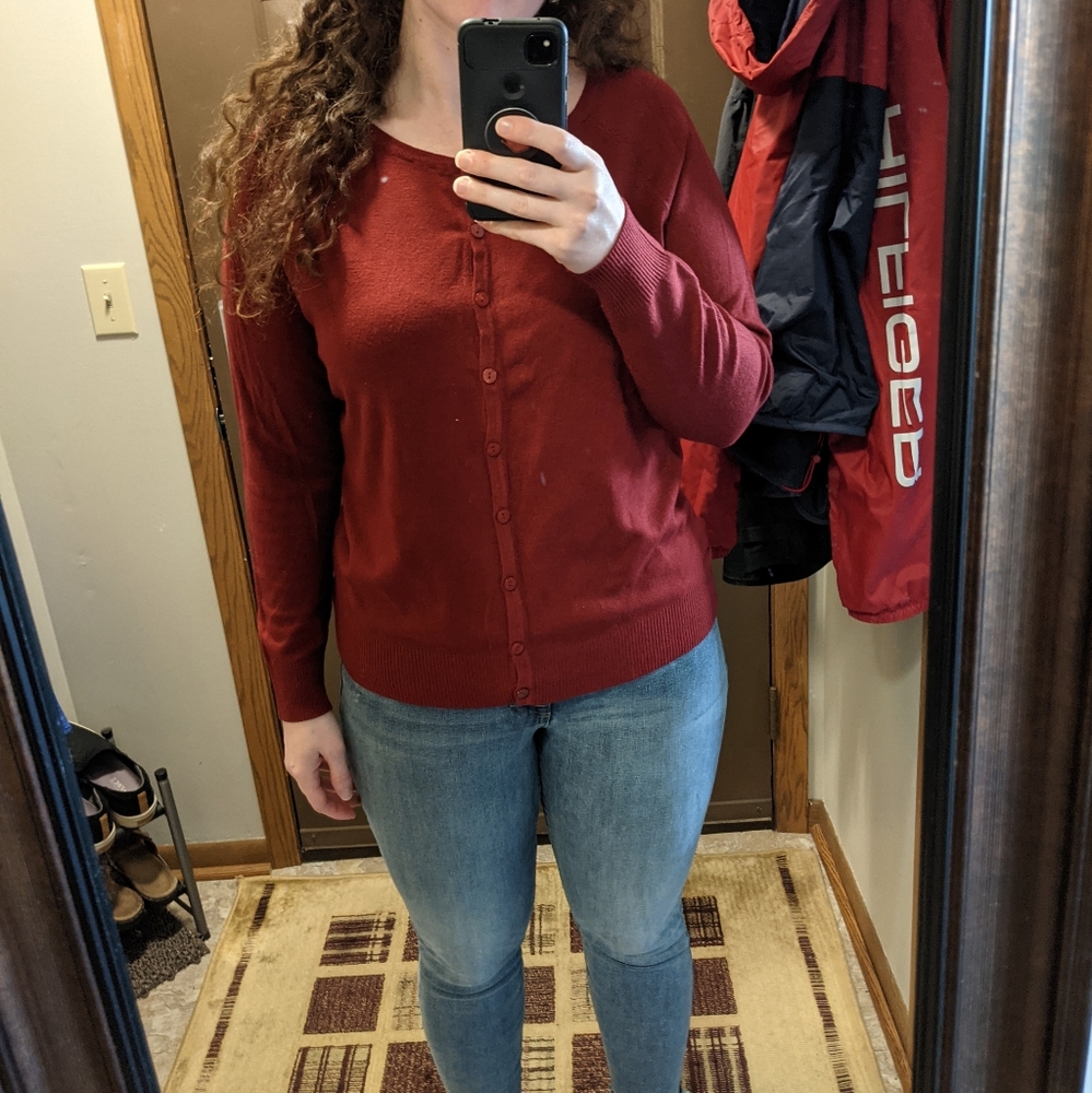 Red cardigan L